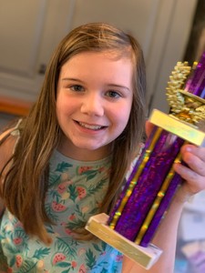 Tessa celebrating 3000 days of consecutive practice.